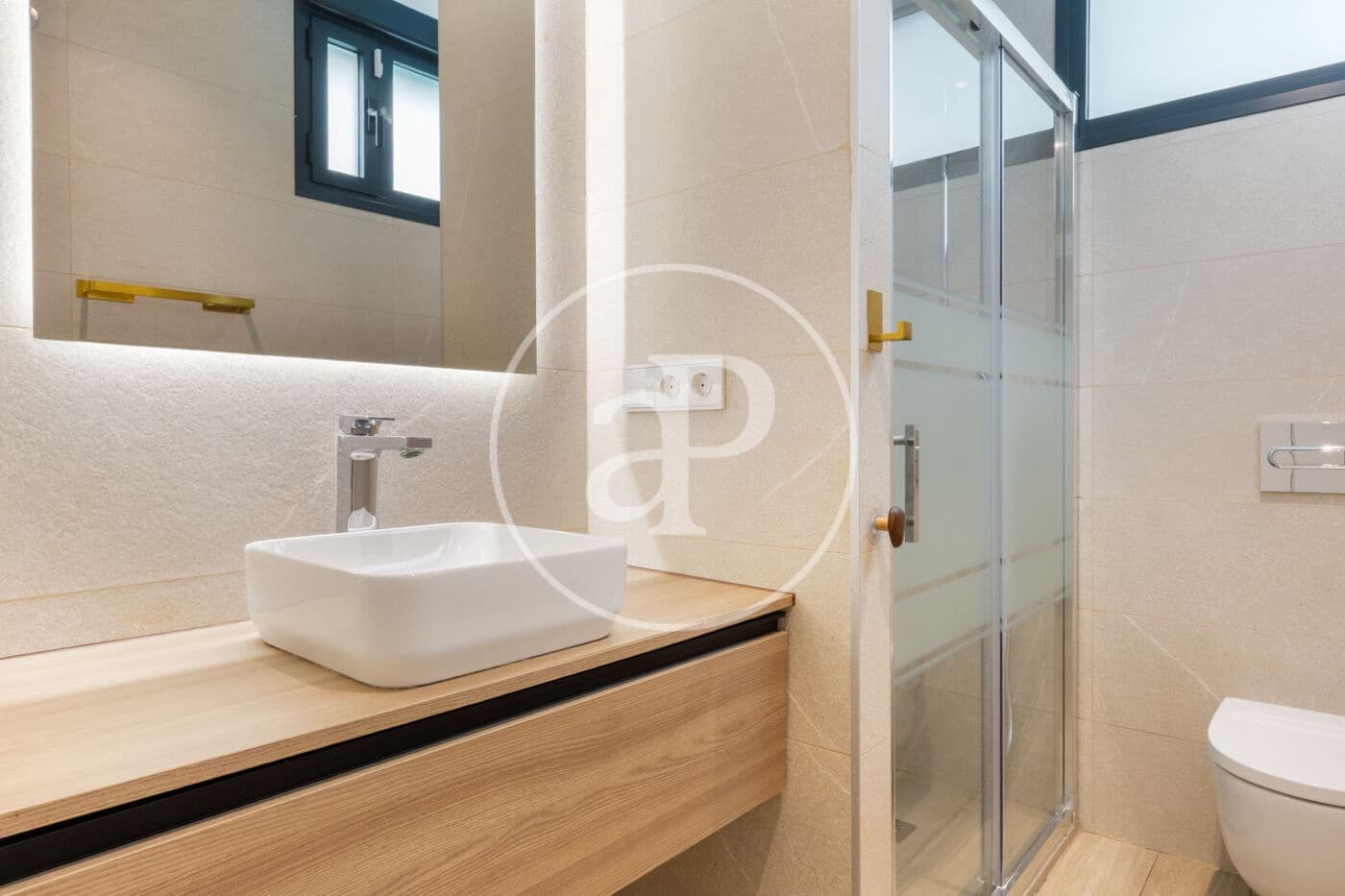 Villa/Maison de 4 chambres à louer à Betera avec piscine - 4 200 € (Ref: 9829258)
