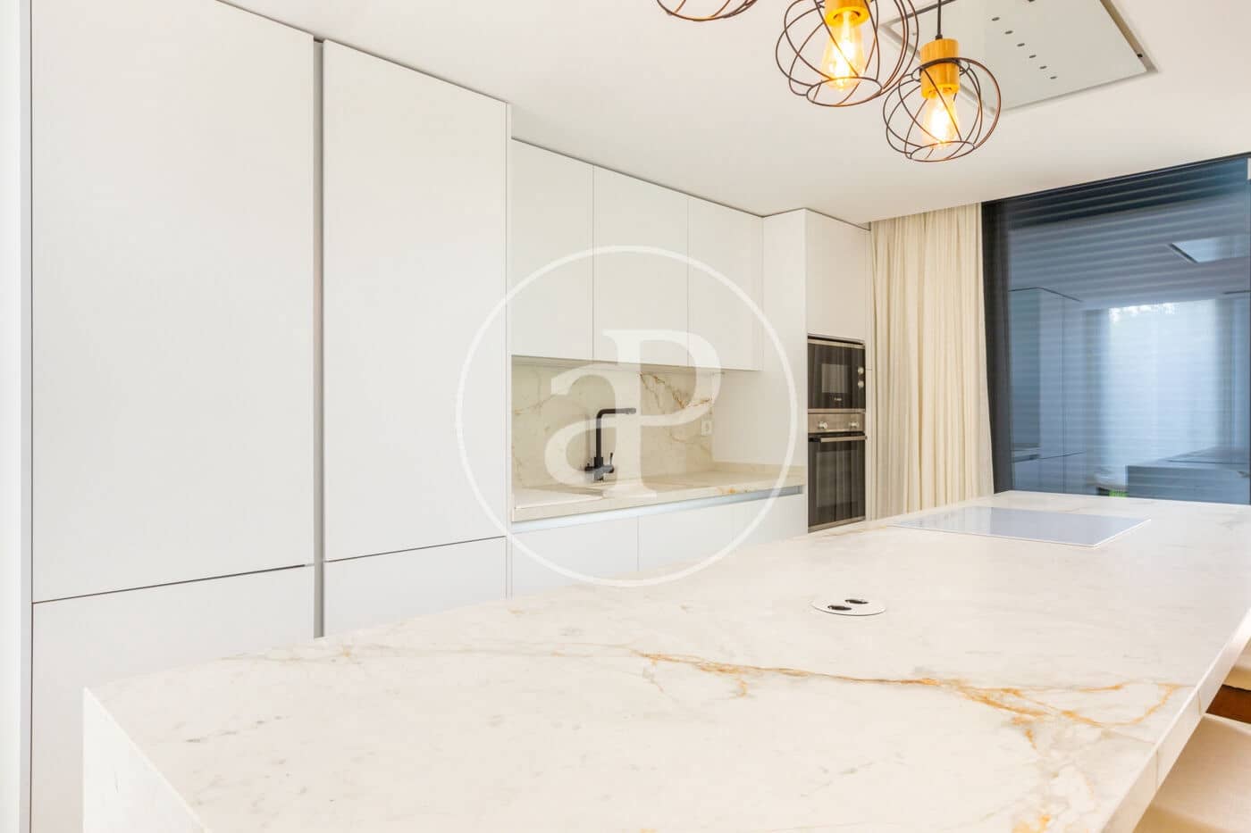 Villa/Maison de 4 chambres à louer à Betera avec piscine - 4 200 € (Ref: 9829258)
