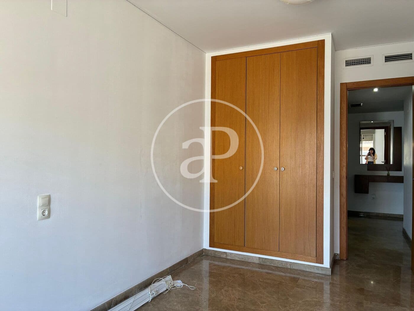 3 bedroom Apartment for rent in Paterna with garage - € 1,300 (Ref: 9829261)