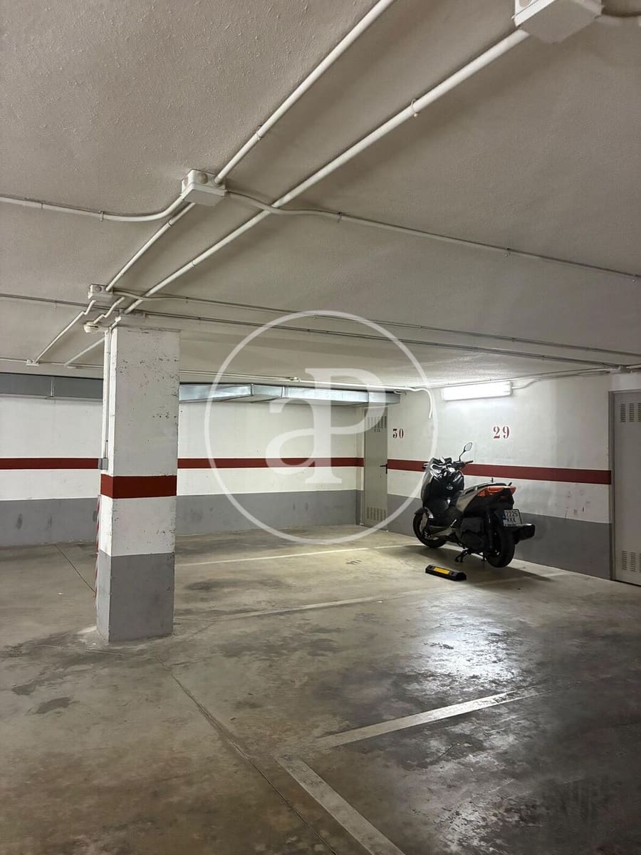 3 bedroom Apartment for rent in Paterna with garage - € 1,300 (Ref: 9829261)