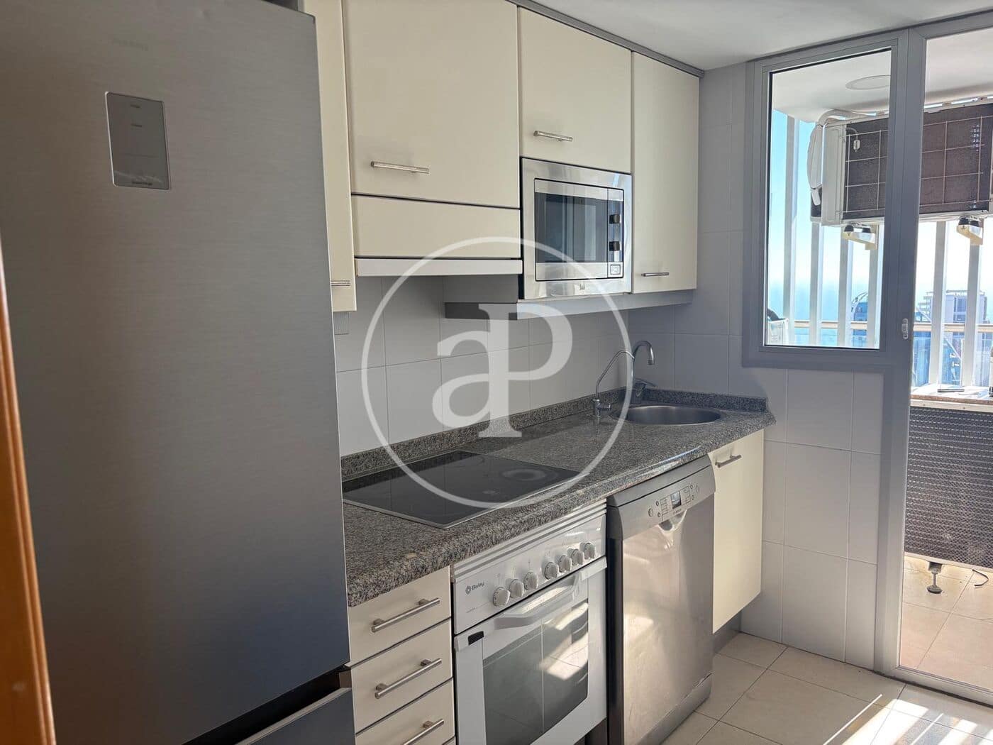 1 sypialnia Apartament do wynajęcia w Benidorm z basenem garażem - 4 400 € (Ref: 9831609)