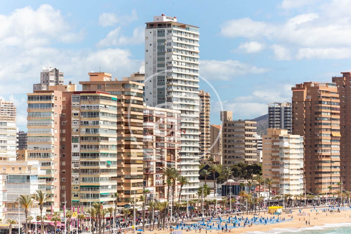 1 sypialnia Apartament do wynajęcia w Benidorm z basenem garażem - 4 400 € (Ref: 9831609)