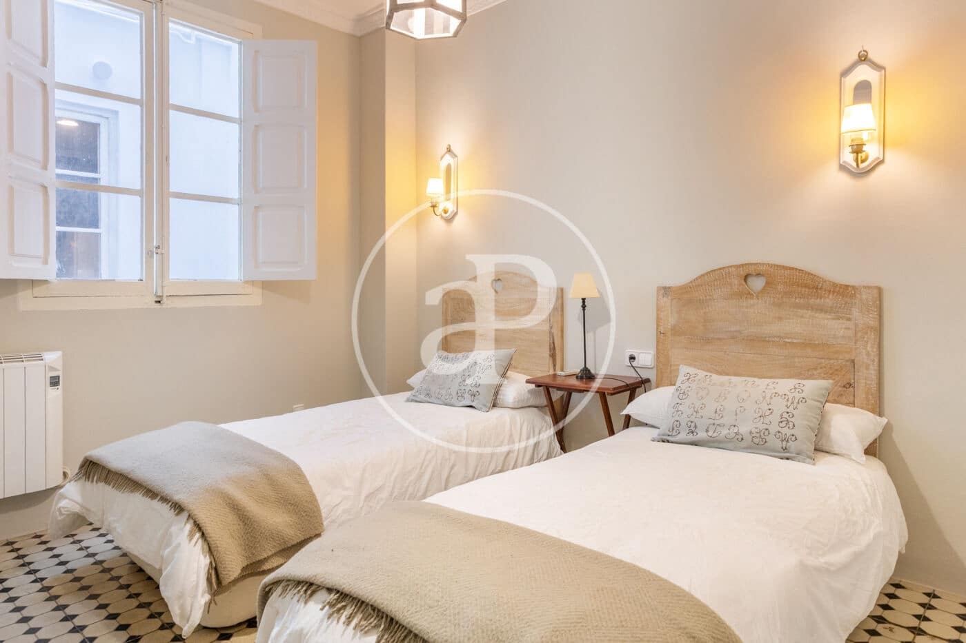 2 soverom Leilighet til leie i Valencia by - € 2 600 (Ref: 9831611)