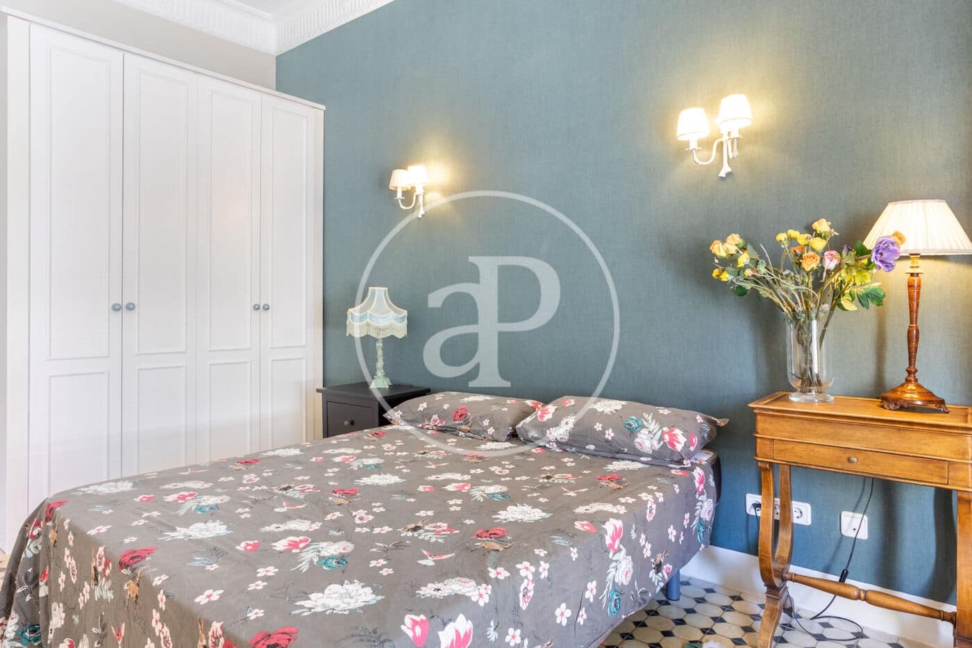 2 soverom Leilighet til leie i Valencia by - € 2 600 (Ref: 9831611)
