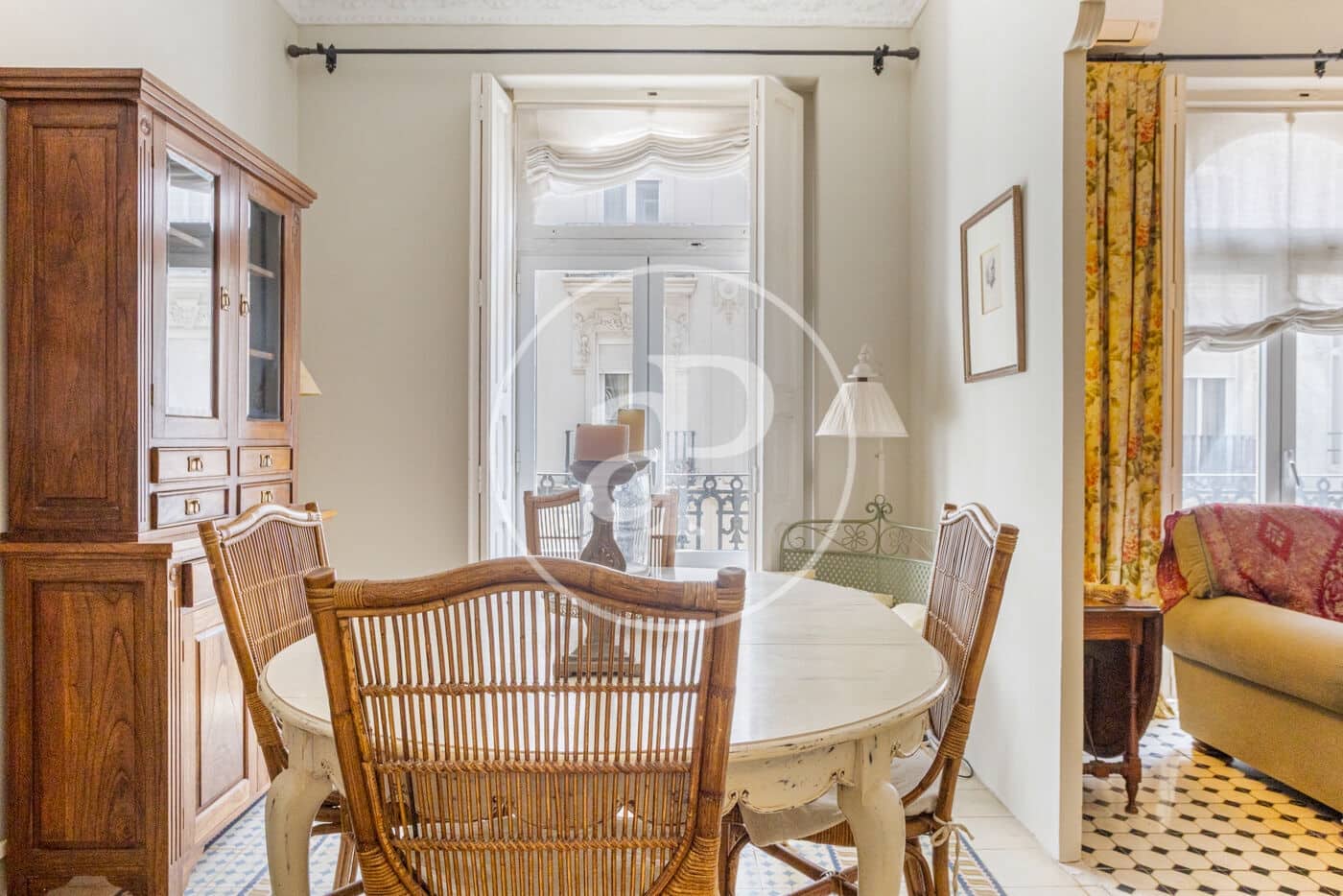 2 soverom Leilighet til leie i Valencia by - € 2 600 (Ref: 9831611)