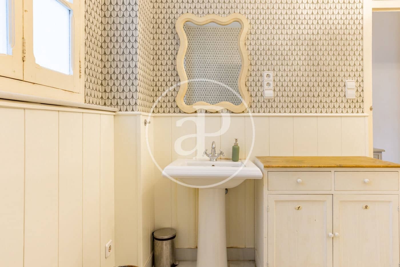 2 soverom Leilighet til leie i Valencia by - € 2 600 (Ref: 9831611)