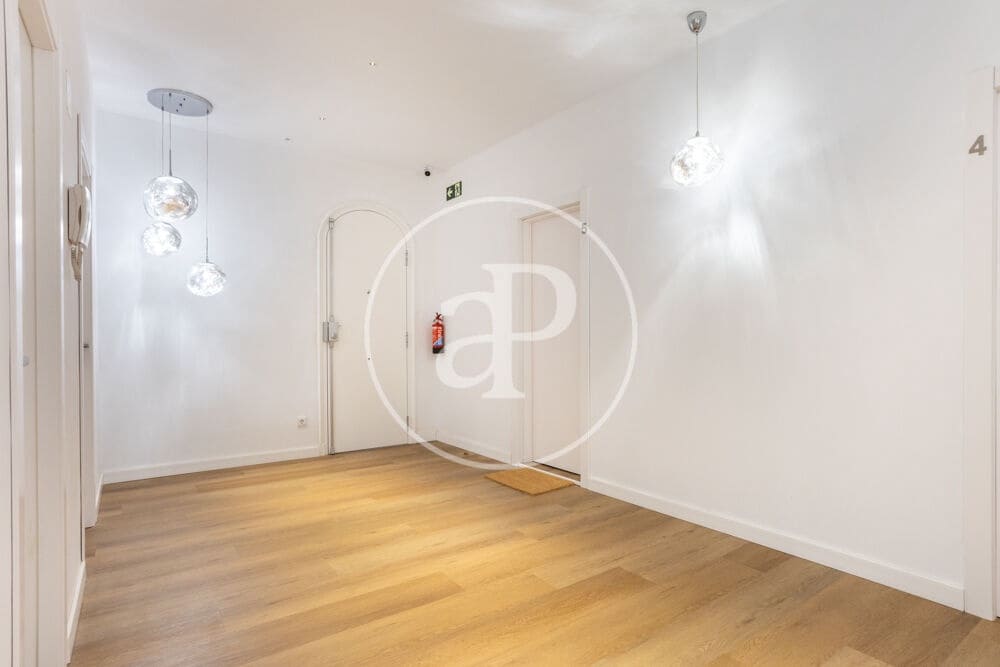 1 soveværelse Lejlighed til leje i Valencia by - € 2.200 (Ref: 9831613)