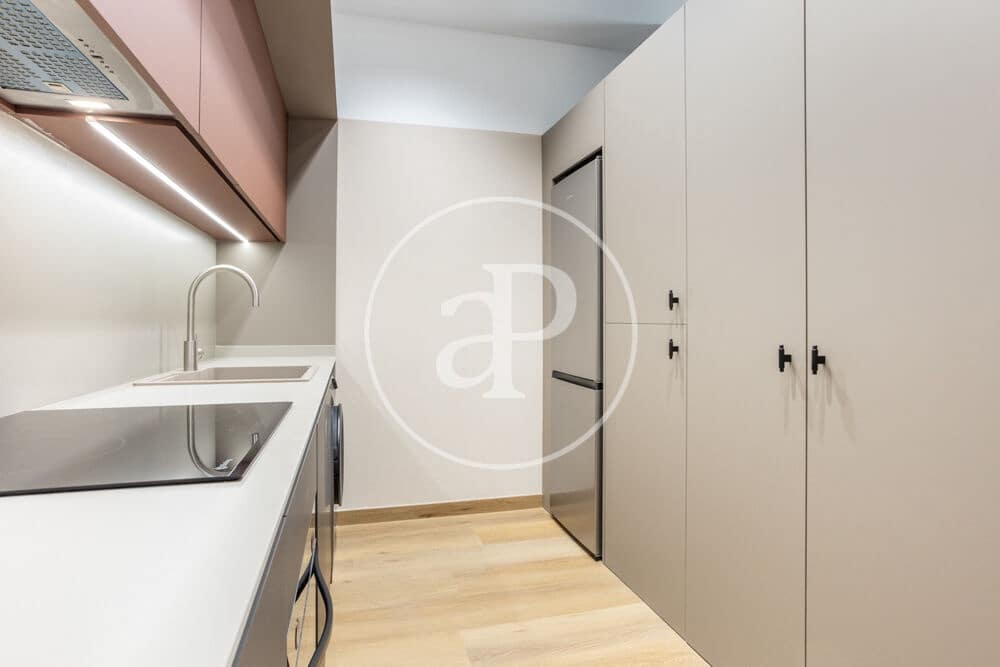 1 soveværelse Lejlighed til leje i Valencia by - € 2.200 (Ref: 9831613)