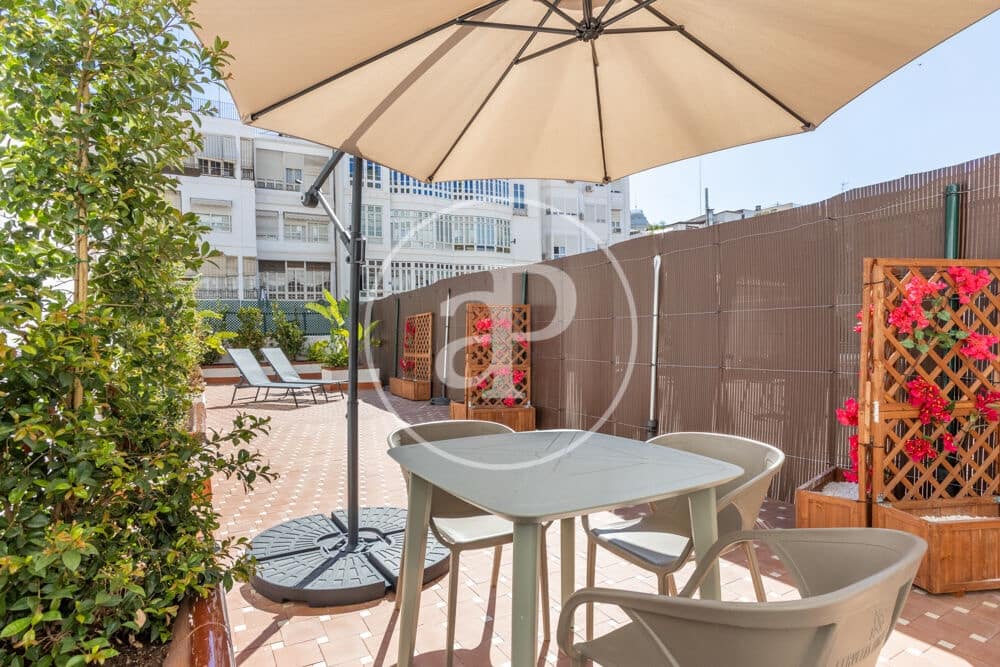 1 soveværelse Lejlighed til leje i Valencia by - € 2.200 (Ref: 9831613)