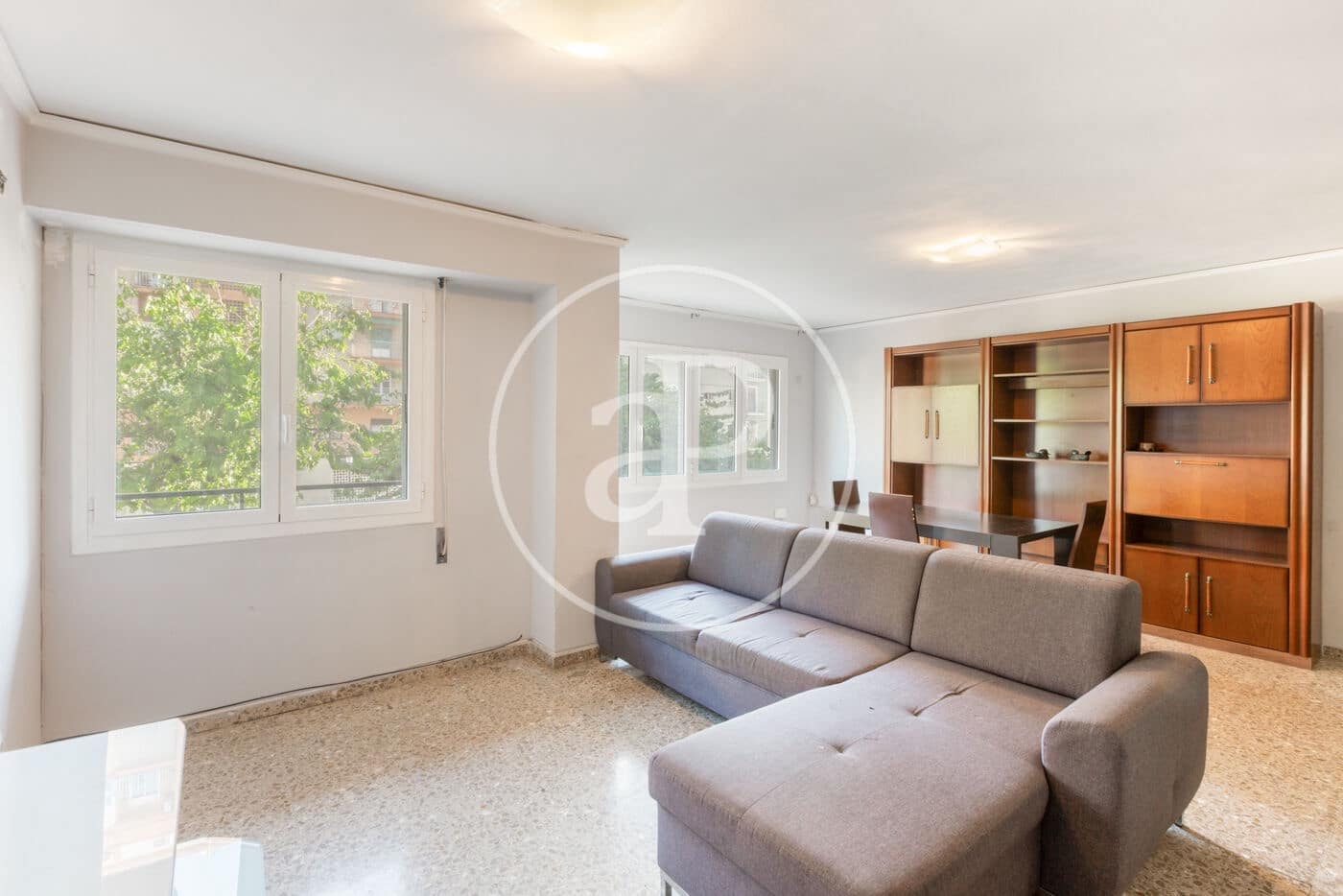 Apartamento de 4 habitaciones en València ciudad en venta - 345.000 € (Ref: 9831614)
