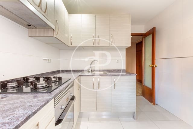 Apartamento de 4 habitaciones en Trinitat, València ciudad en venta - 345.000 € (Ref: 9831614)