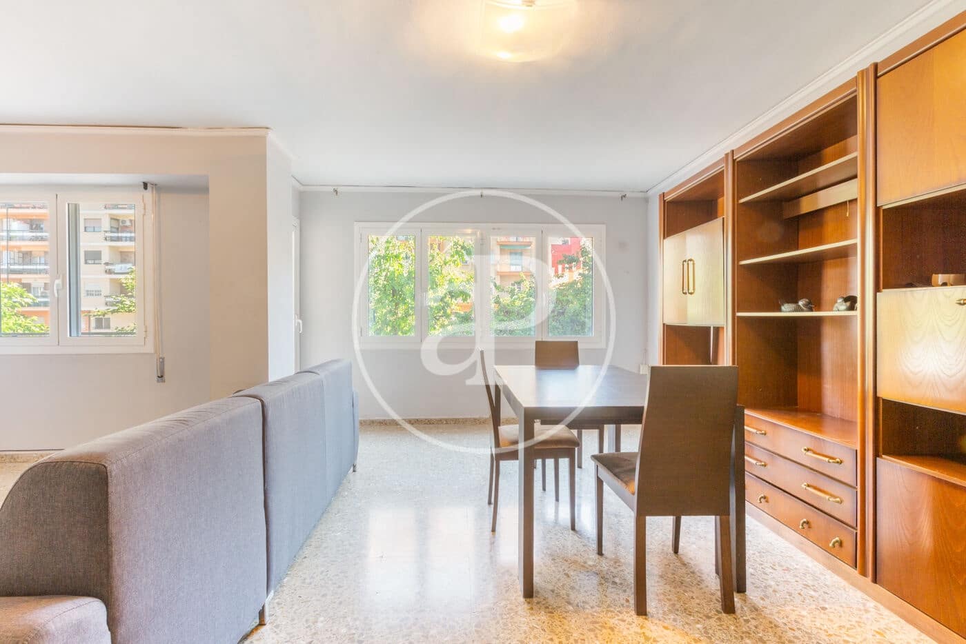 Apartamento de 4 habitaciones en València ciudad en venta - 345.000 € (Ref: 9831614)