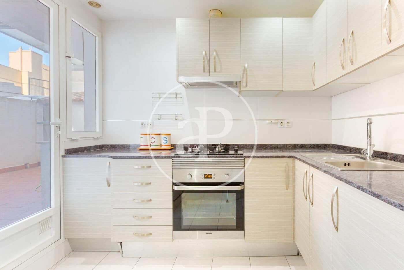 Apartamento de 4 habitaciones en València ciudad en venta - 345.000 € (Ref: 9831614)