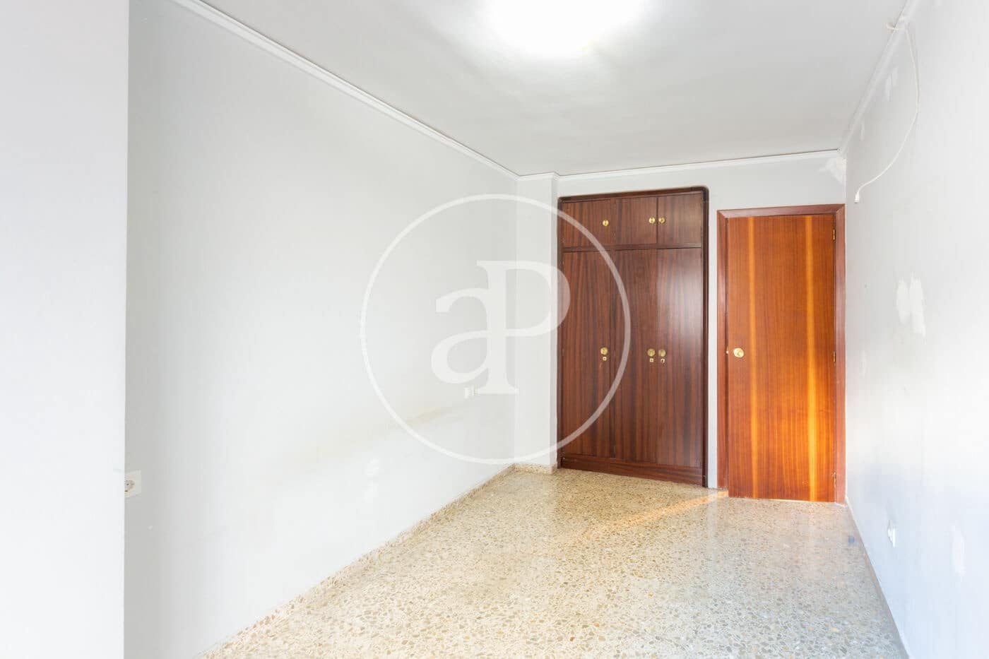 Apartamento de 4 habitaciones en València ciudad en venta - 345.000 € (Ref: 9831614)
