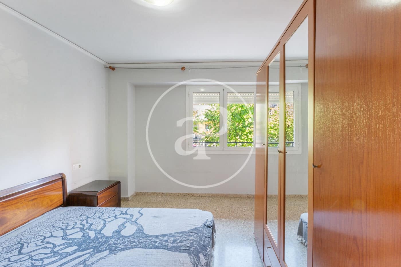 Apartamento de 4 habitaciones en València ciudad en venta - 345.000 € (Ref: 9831614)