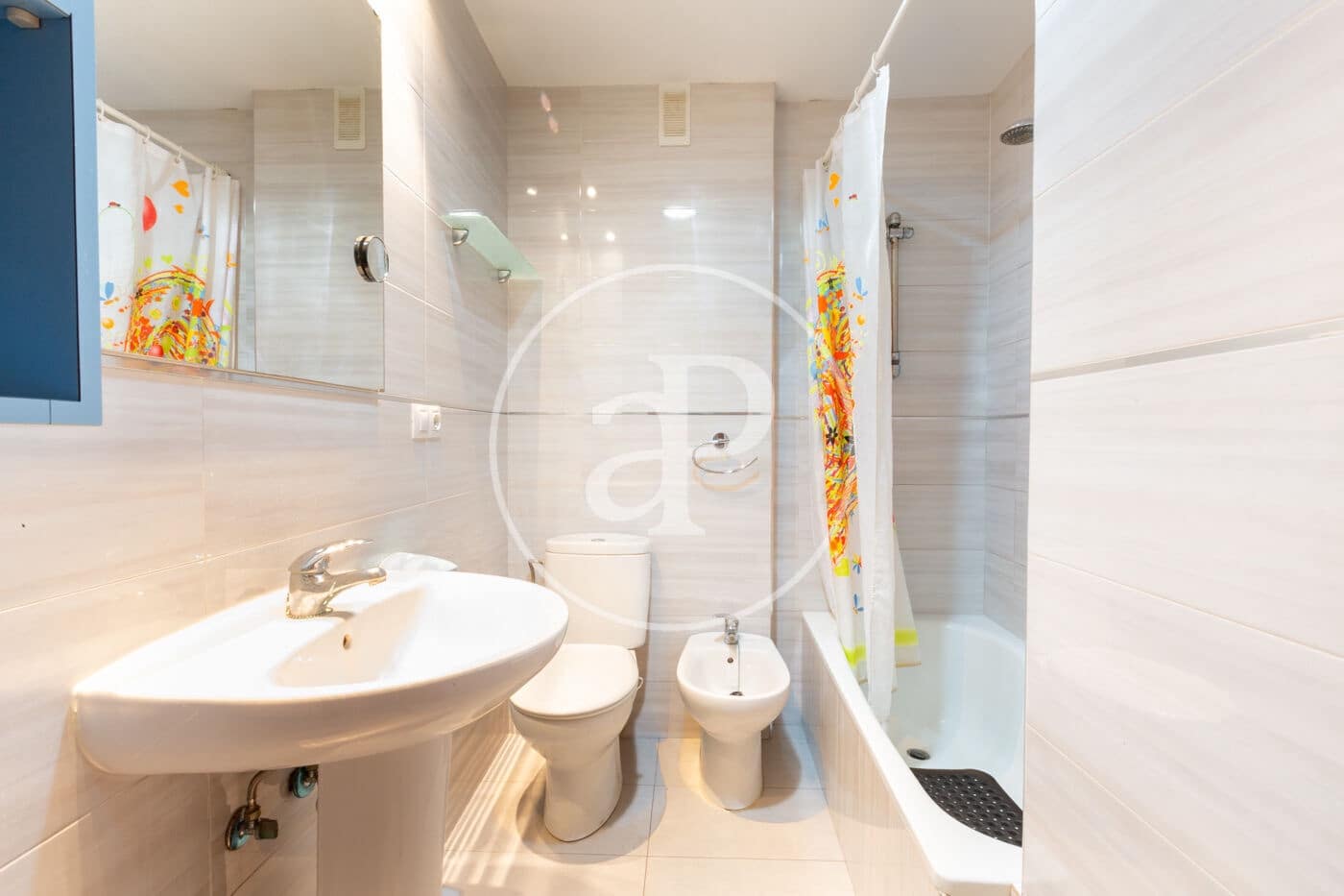 Apartamento de 4 habitaciones en València ciudad en venta - 345.000 € (Ref: 9831614)