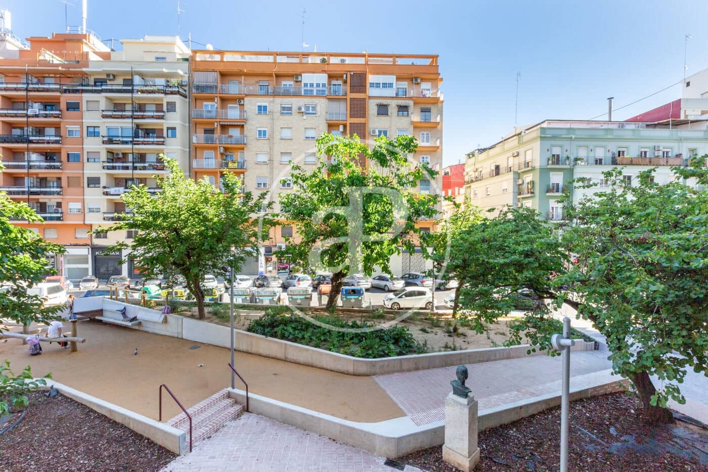 Apartamento de 4 habitaciones en València ciudad en venta - 345.000 € (Ref: 9831614)