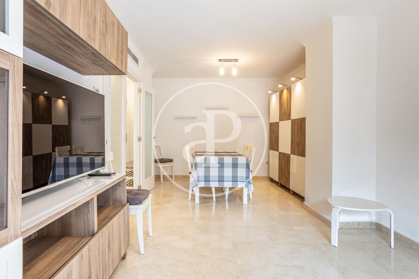 2 Zimmer Apartment zu vermieten in Valencia Stadt mit Pool Garage - 1.500 € (Ref: 9831616)