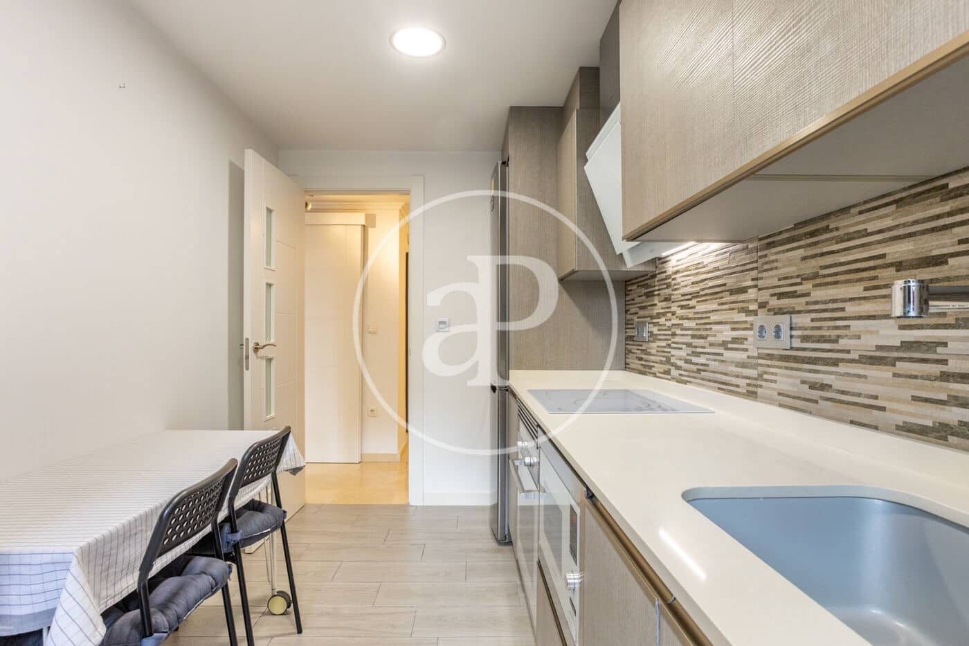 2 Zimmer Apartment zu vermieten in Valencia Stadt mit Pool Garage - 1.500 € (Ref: 9831616)