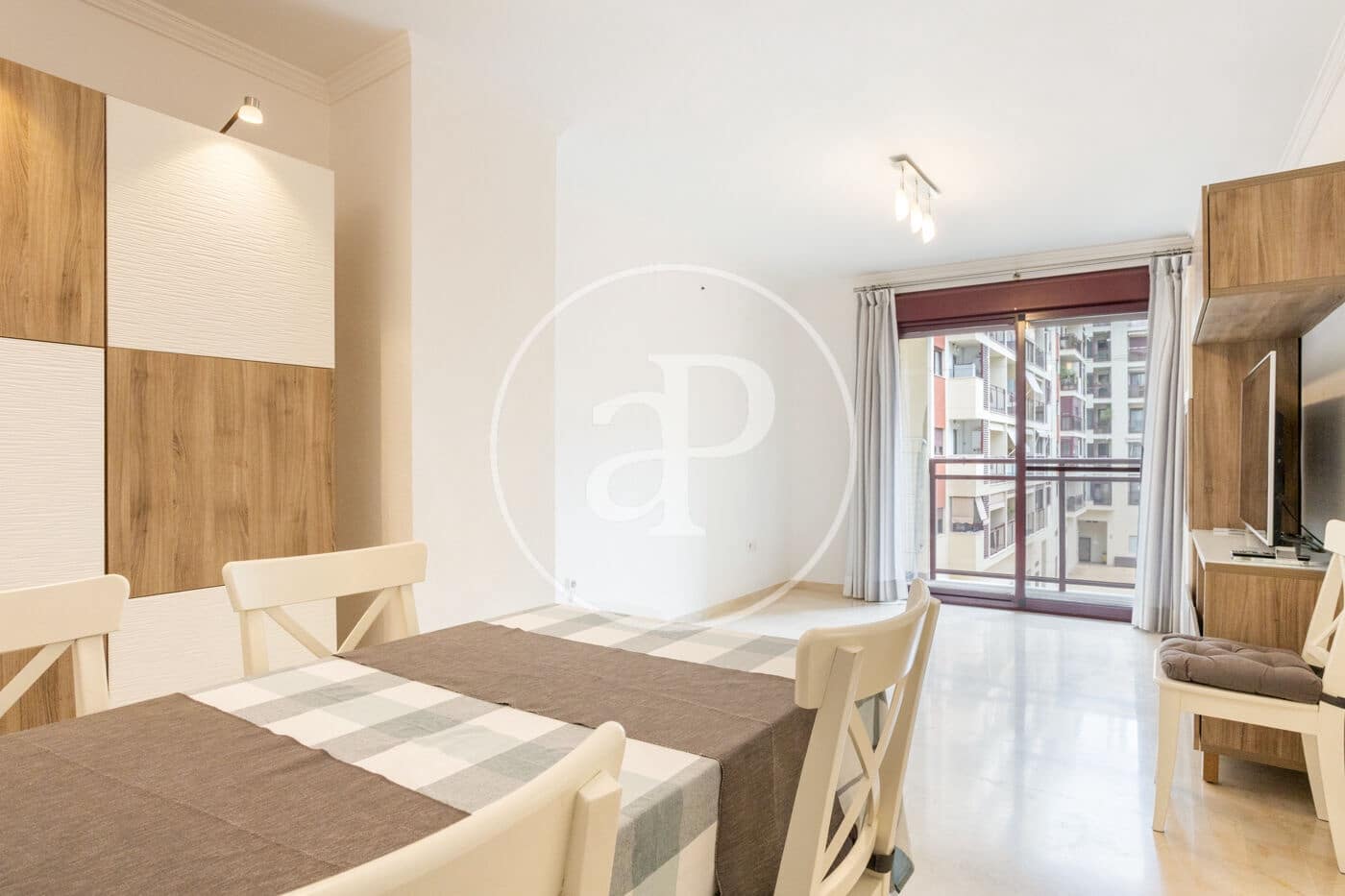2 Zimmer Apartment zu vermieten in Valencia Stadt mit Pool Garage - 1.500 € (Ref: 9831616)
