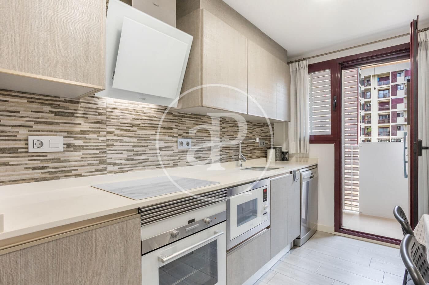 2 Zimmer Apartment zu vermieten in Valencia Stadt mit Pool Garage - 1.500 € (Ref: 9831616)