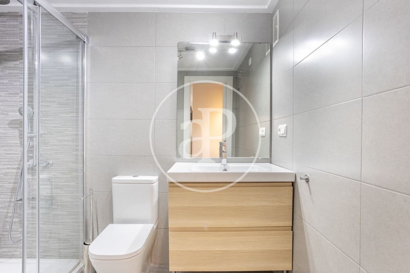 2 Zimmer Apartment zu vermieten in Valencia Stadt mit Pool Garage - 1.500 € (Ref: 9831616)