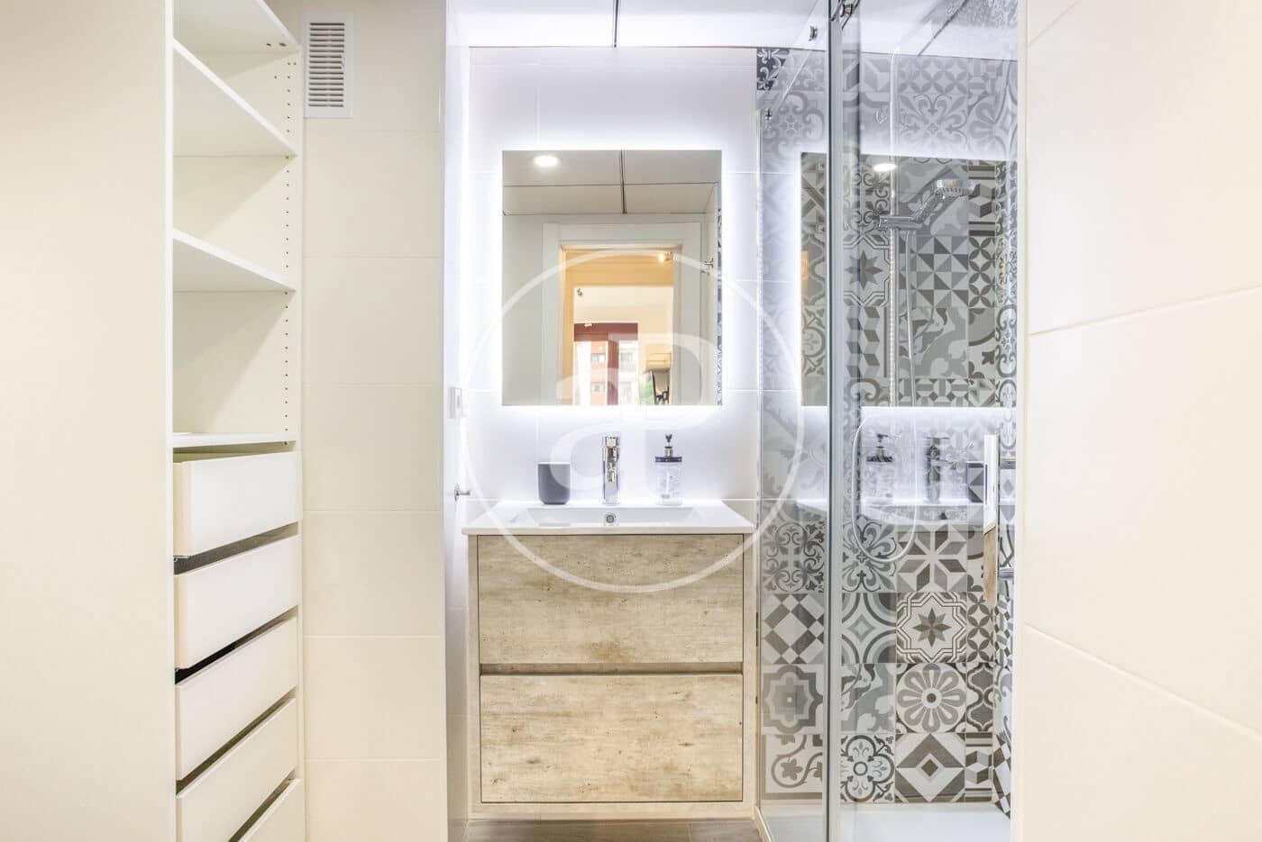 2 Zimmer Apartment zu vermieten in Valencia Stadt mit Pool Garage - 1.500 € (Ref: 9831616)