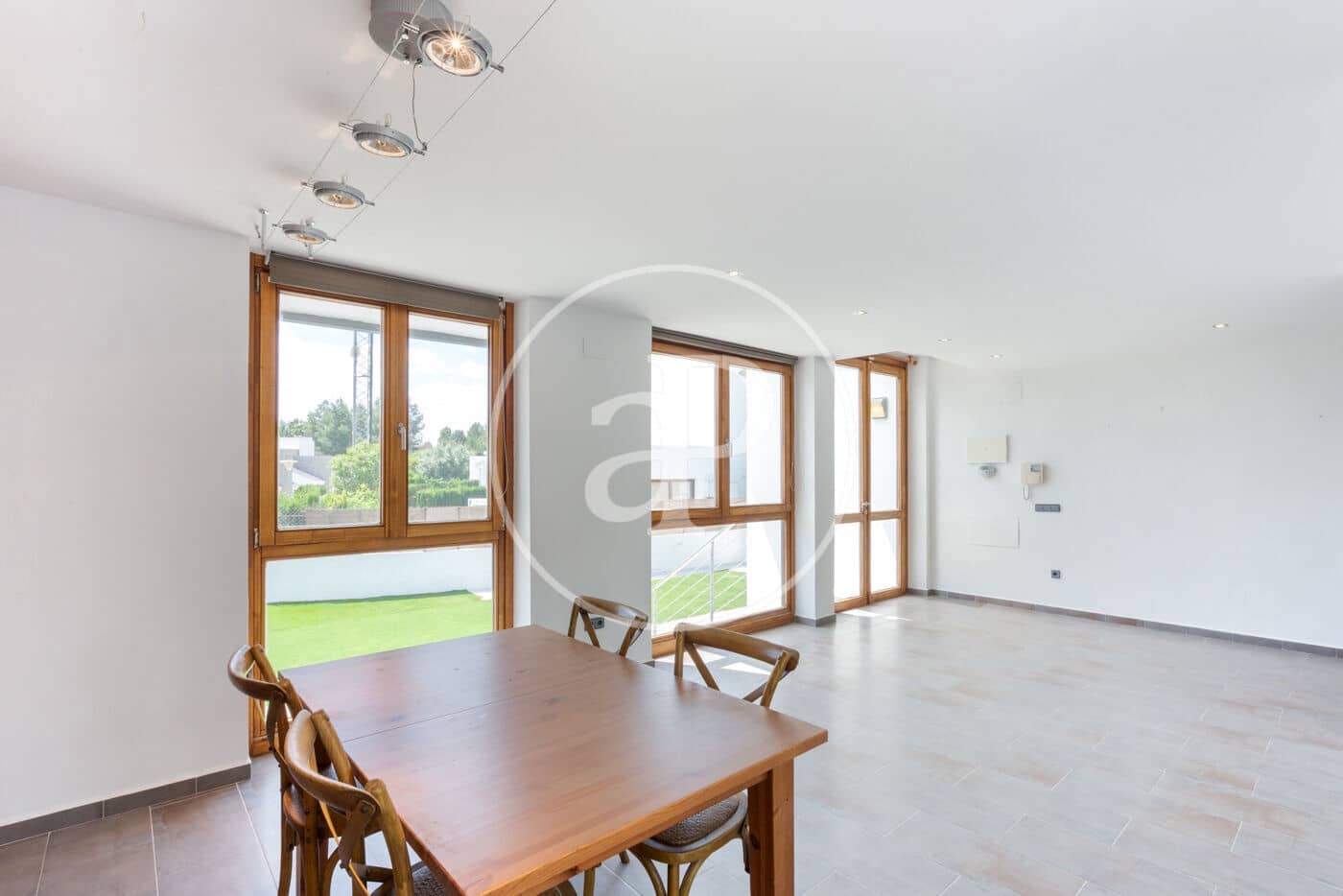 4 bedroom Villa for sale in Chiva - € 475,000 (Ref: 9833732)