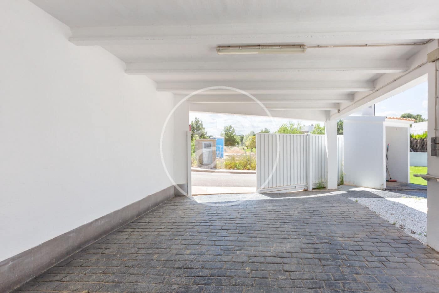 4 bedroom Villa for sale in Chiva - € 475,000 (Ref: 9833732)