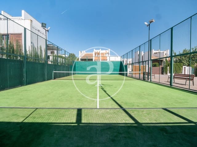 4 bedroom Villa for sale in Chiva - € 475,000 (Ref: 9833732)