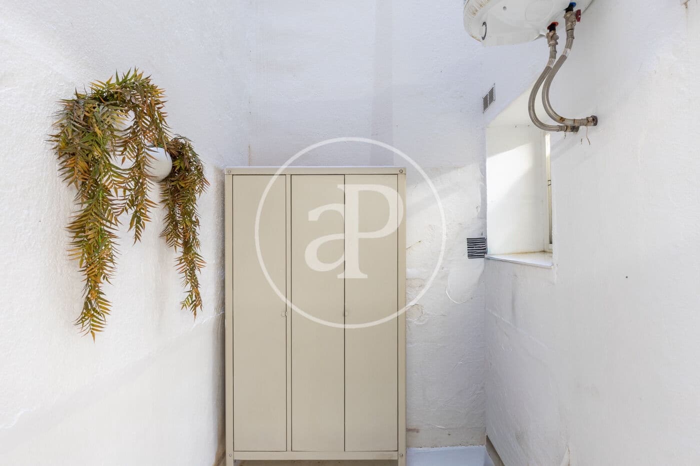 2 bedroom Villa for rent in Valencia city - € 1,300 (Ref: 9833733)