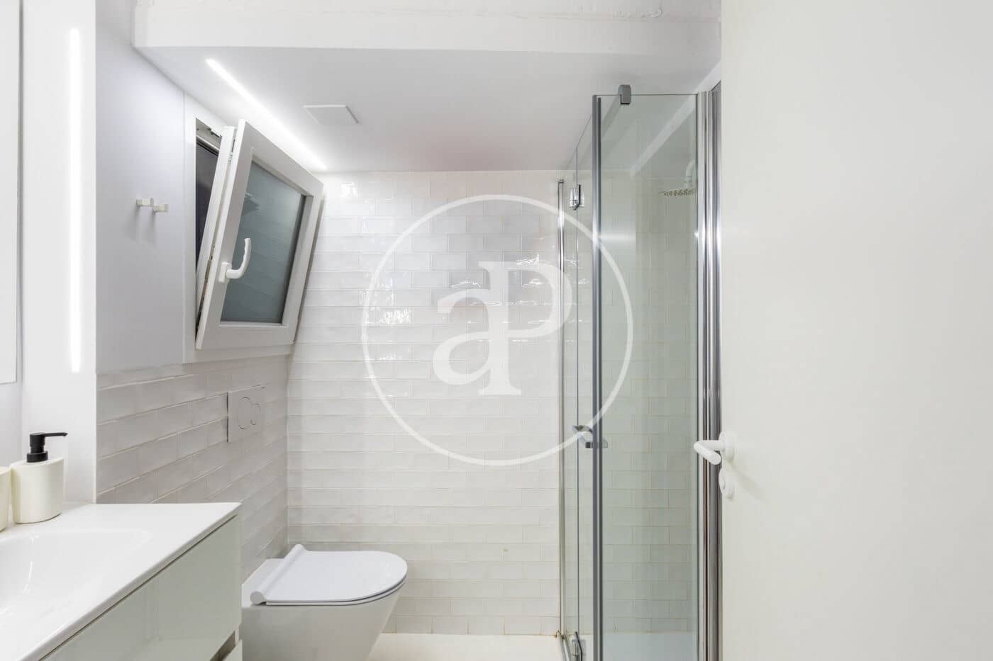 2 bedroom Villa for rent in Valencia city - € 1,300 (Ref: 9833733)