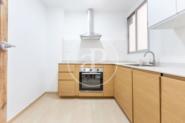 4 bedroom Apartment for rent in Arrancapins, Valencia city - € 1,775 (Ref: 9836693)