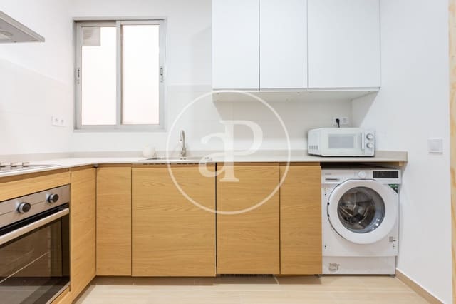 4 bedroom Apartment for rent in Arrancapins, Valencia city - € 1,775 (Ref: 9836693)