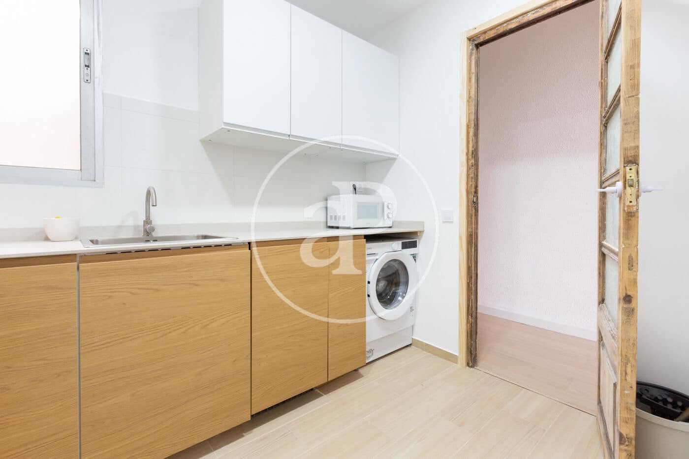 4 bedroom Apartment for rent in Valencia city - € 1,775 (Ref: 9836693)