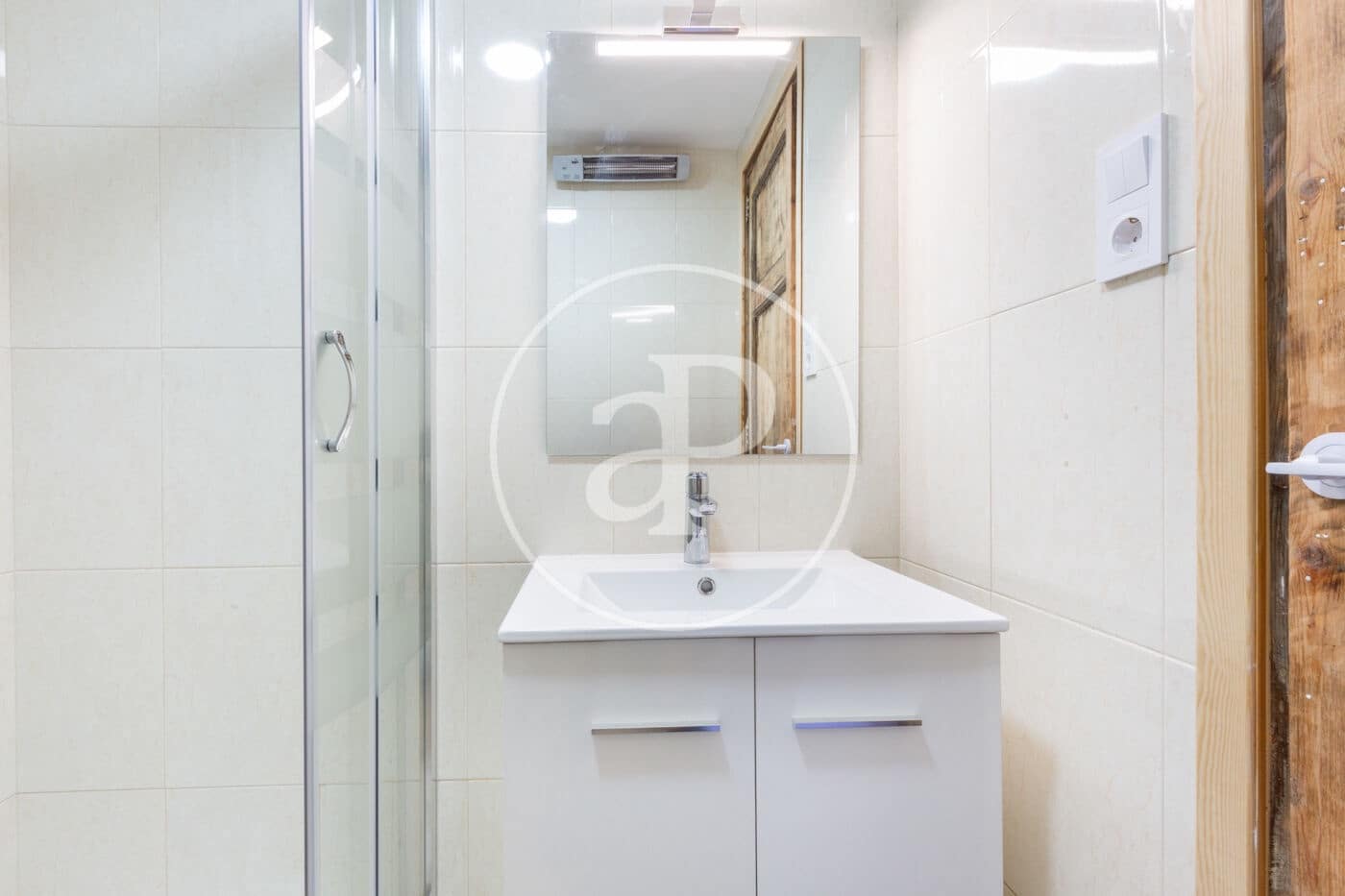 4 bedroom Apartment for rent in Valencia city - € 1,775 (Ref: 9836693)