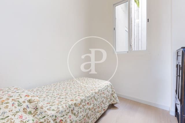 4 bedroom Apartment for rent in Arrancapins, Valencia city - € 1,775 (Ref: 9836693)