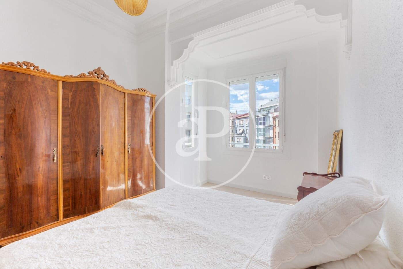 4 bedroom Apartment for rent in Valencia city - € 1,775 (Ref: 9836693)