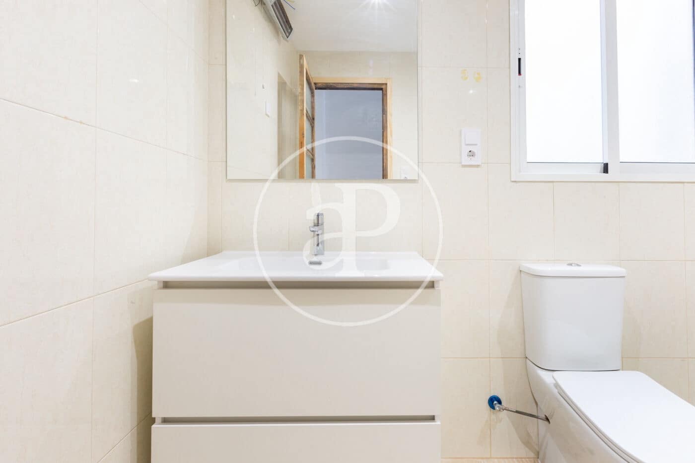 4 bedroom Apartment for rent in Valencia city - € 1,775 (Ref: 9836693)