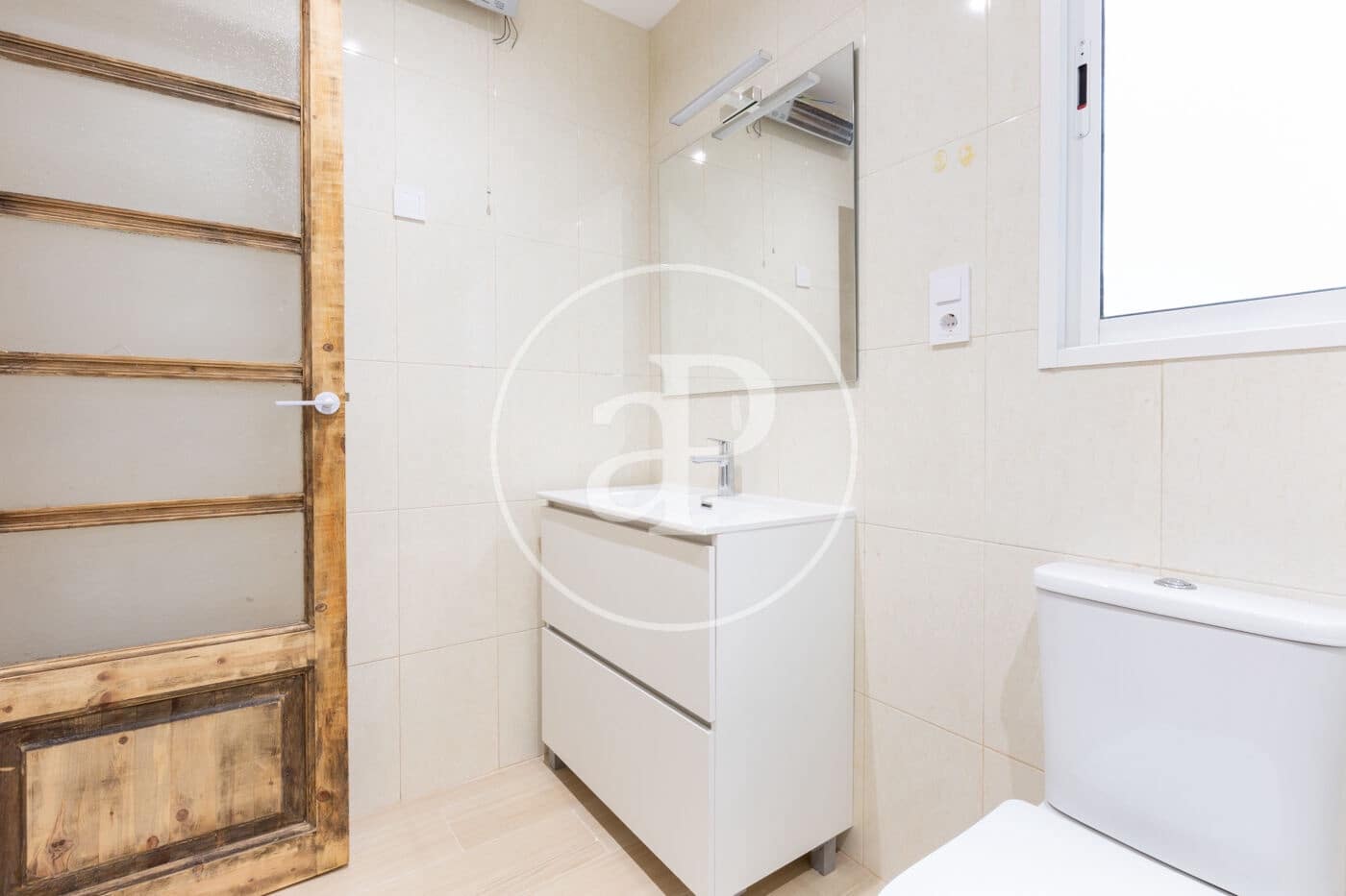 4 bedroom Apartment for rent in Valencia city - € 1,775 (Ref: 9836693)