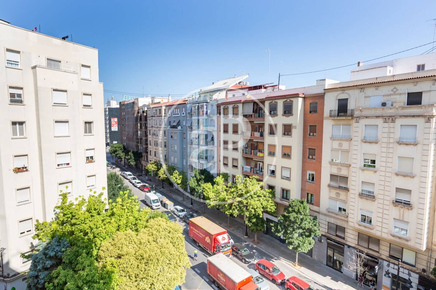 4 bedroom Apartment for rent in Valencia city - € 1,775 (Ref: 9836693)