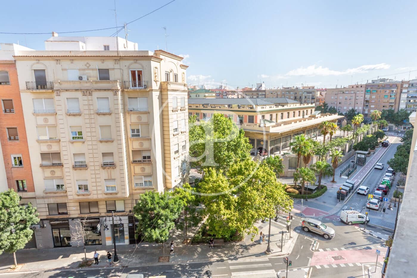4 bedroom Apartment for rent in Valencia city - € 1,775 (Ref: 9836693)
