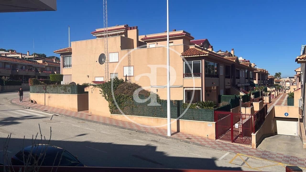 3 soveværelse Villa til salg i Alicante by - € 280.000 (Ref: 9836694)