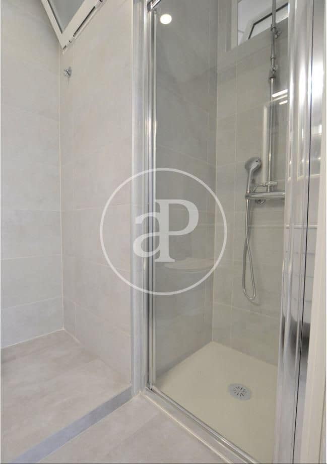 3 bedroom Apartment for rent in Valencia city - € 1,600 (Ref: 9836696)