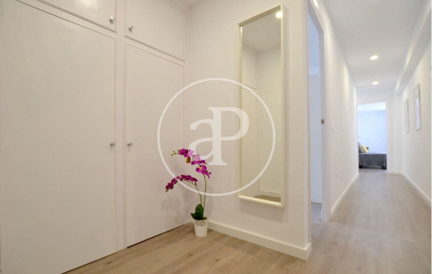 3 bedroom Apartment for rent in Valencia city - € 1,600 (Ref: 9836696)