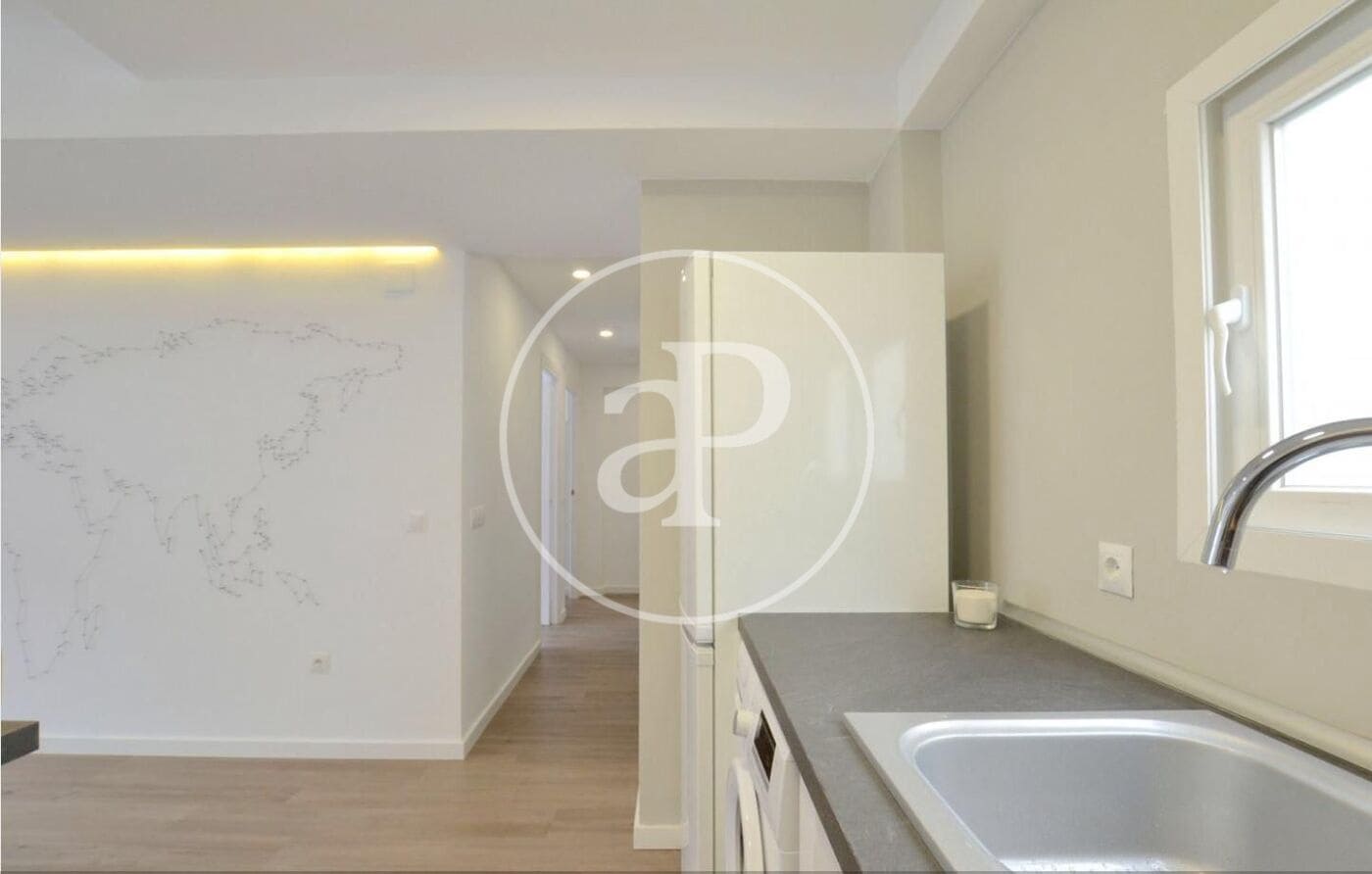 3 bedroom Apartment for rent in Valencia city - € 1,600 (Ref: 9836696)