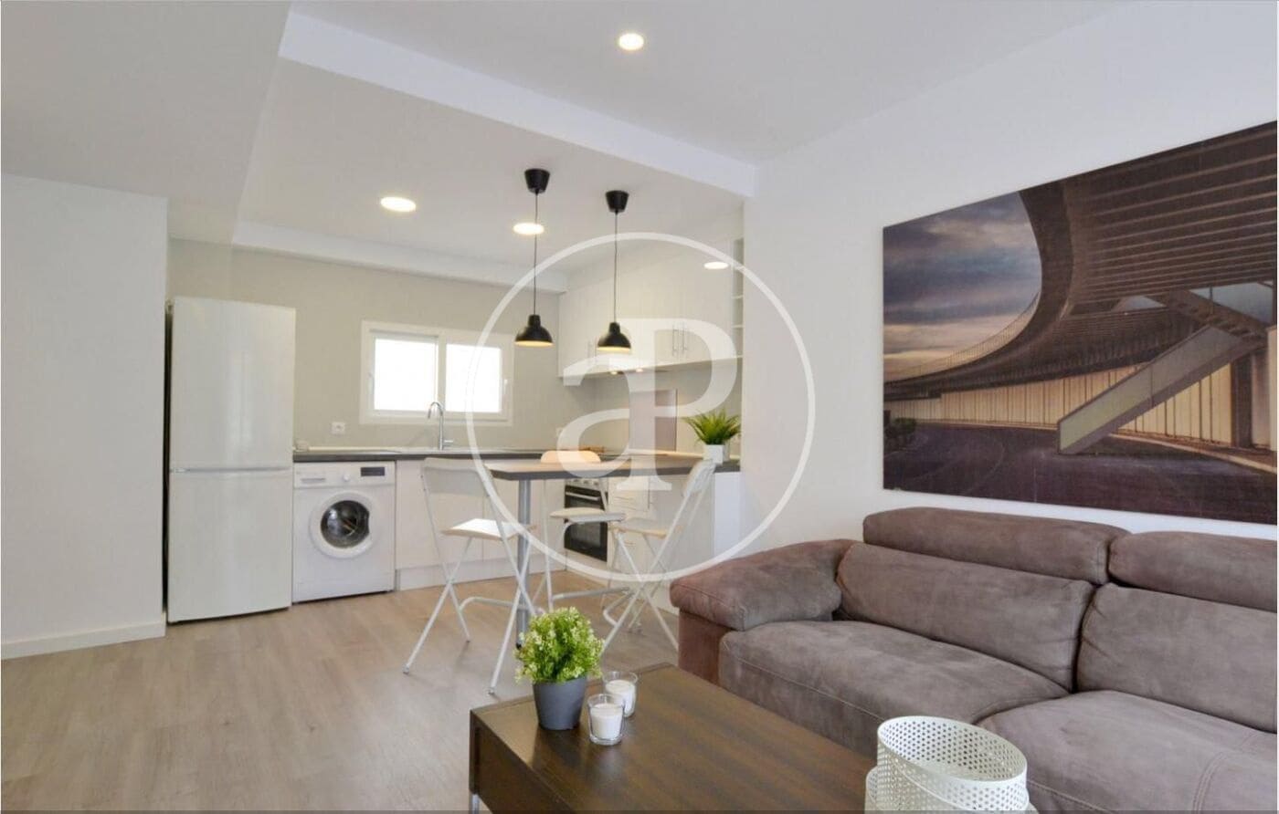 3 bedroom Apartment for rent in Valencia city - € 1,600 (Ref: 9836696)