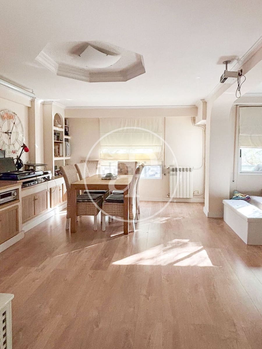 Apartamento de 3 habitaciones en València ciudad en venta - 330.000 € (Ref: 9836697)