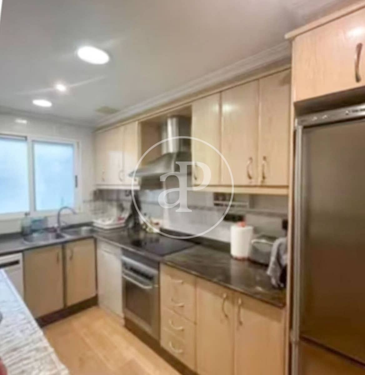 Apartamento de 3 habitaciones en València ciudad en venta - 330.000 € (Ref: 9836697)