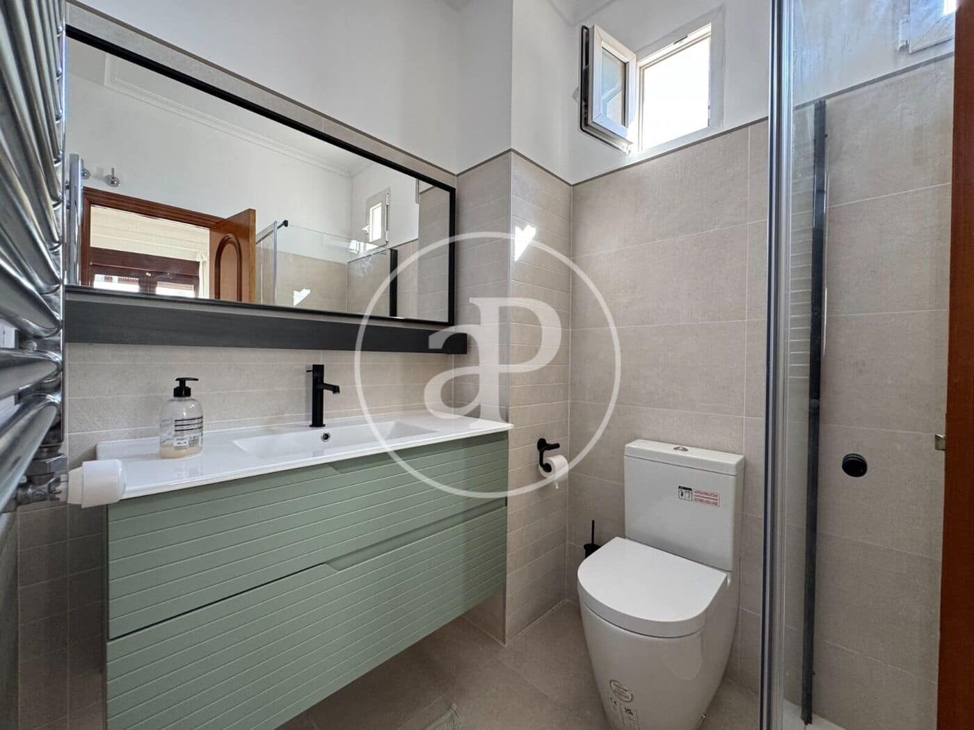 3 sovrum Lägenhet att hyra i Valencia stad - 2 300 € (Ref: 9839322)
